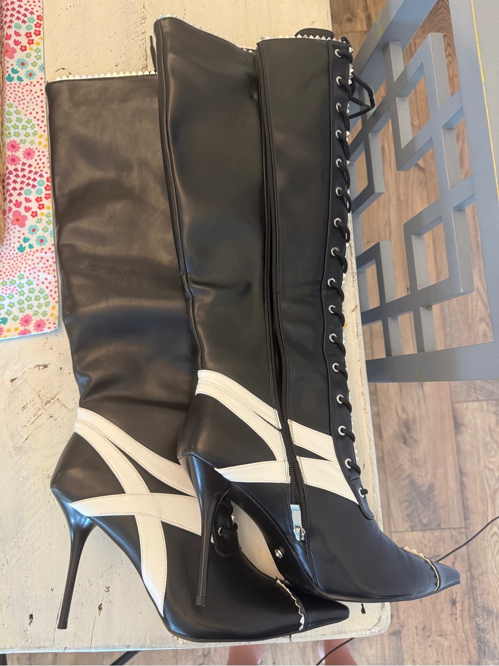 NIB Azalea Wang Women's Black and White Lace-Up Stiletto knee high Boots